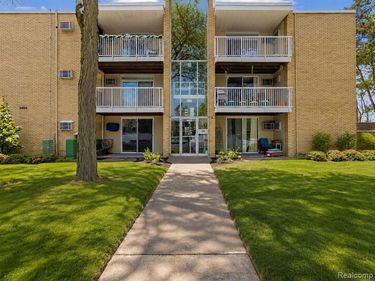 4905 Crooks A2 Road, Royal Oak, MI 48073