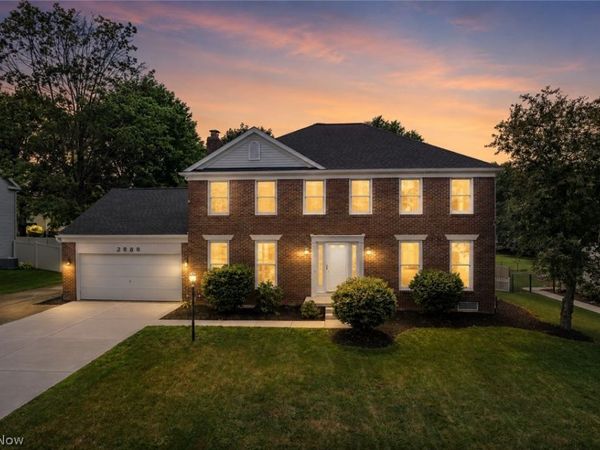 2888 Saint Albans Circle NW, North Canton, OH 44720