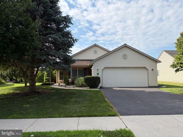 6 ROSEMONT DRIVE, MYERSTOWN, PA 17067
