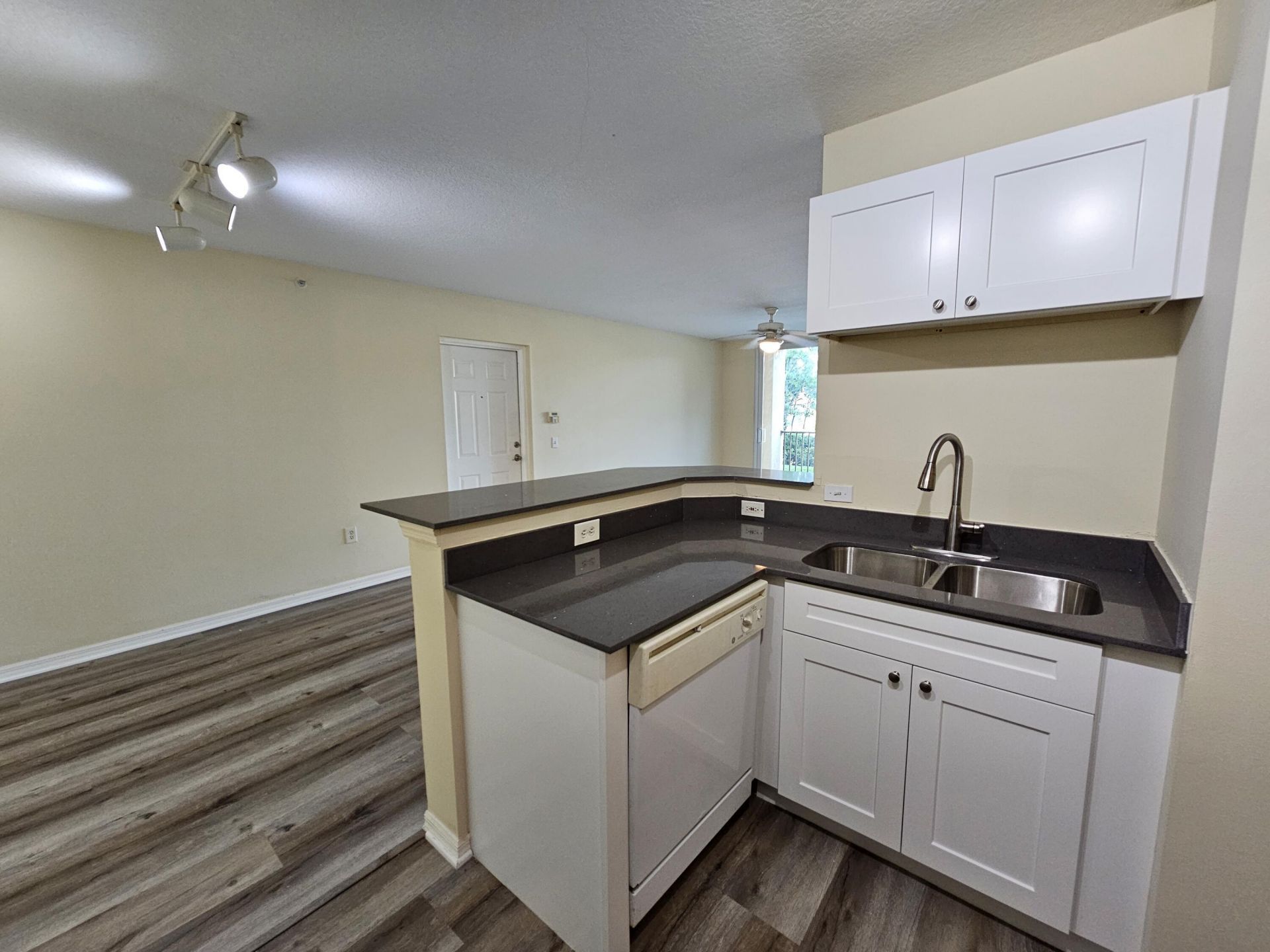 604 Villa Circle, Unit 604, Boynton Beach, FL 33435 Photo