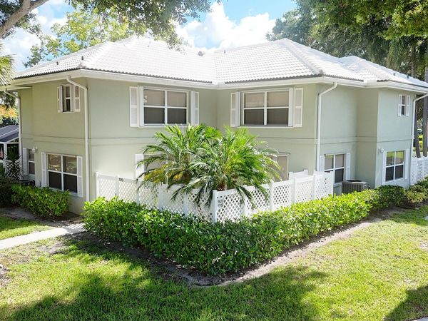 1919 Hartford Court, West Palm Beach, FL 33409