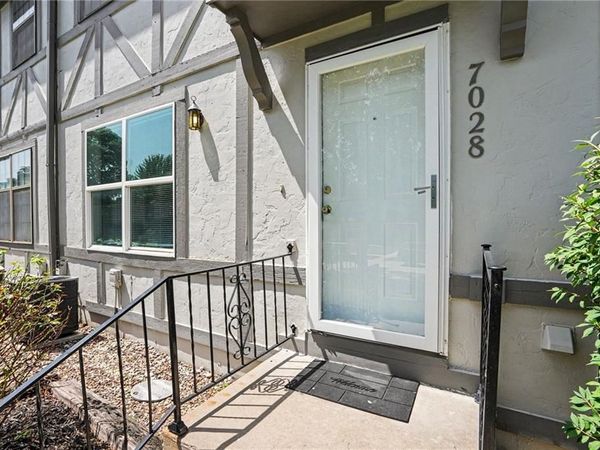 7028 N Fisk Court, Kansas City, MO 64151