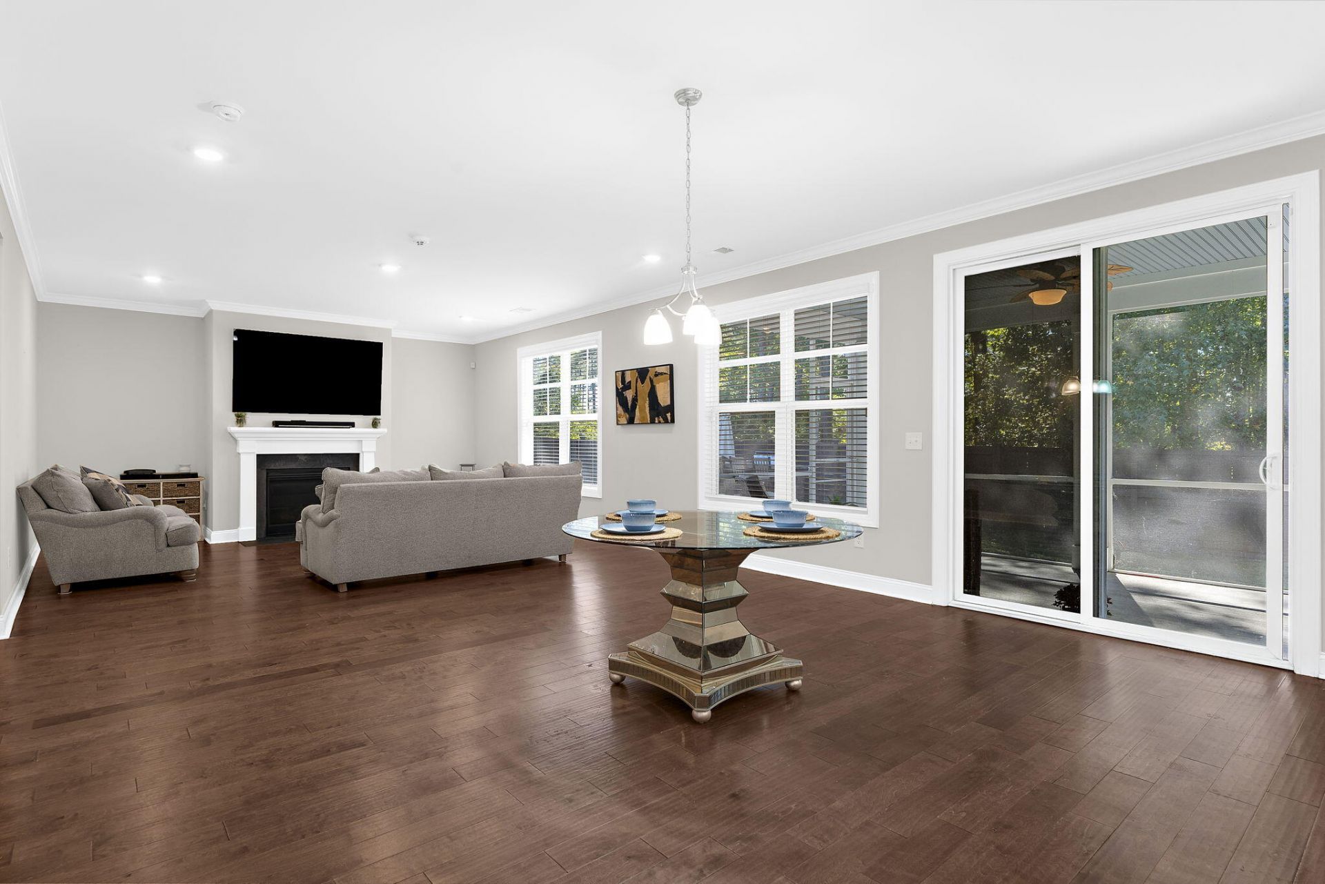 320 Long Pier Street Photo 5
