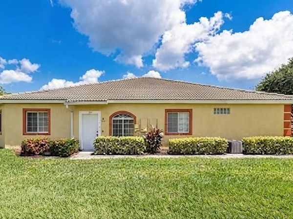 305 PORT PLEASANT DRIVE , POINCIANA, FL 34759