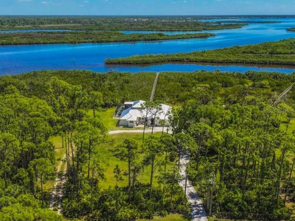 18 RIVERFRONT DRIVE, VENICE, FL 34293
