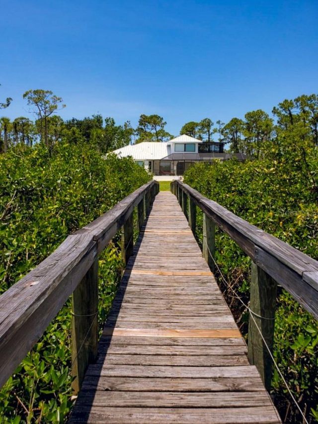 18 Riverfront Drive, Venice, FL 34293 Photo