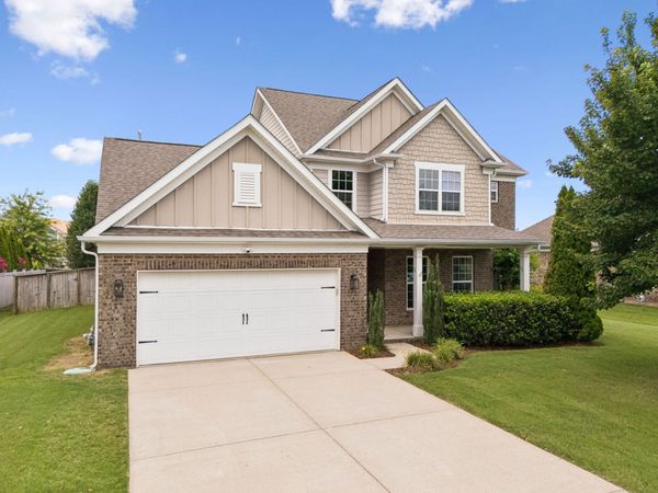 5008 Stately Dr , Thompsons Station, TN 37179