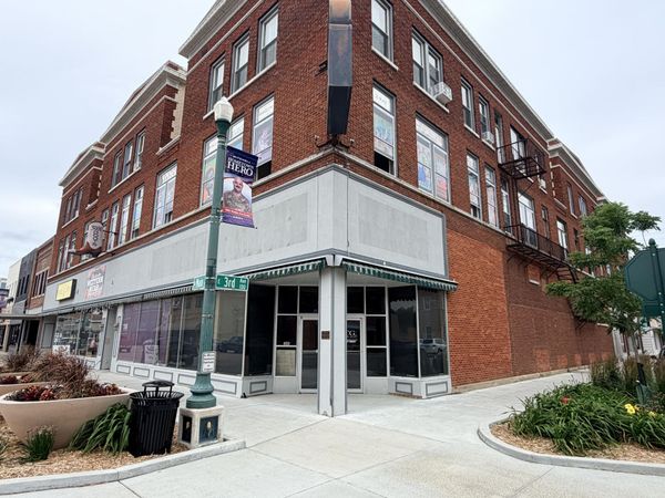  300 N Main St, Mitchell, SD 57301