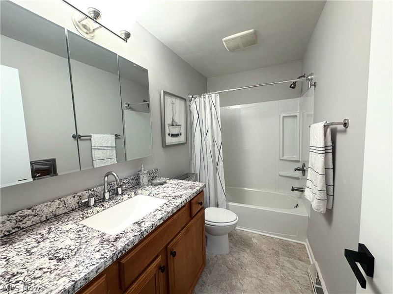 1031 Gary Court, Wickliffe, OH 44092 Photo 12