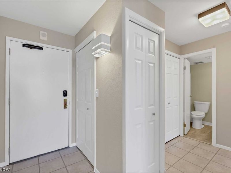 12500 Edgewater Drive, Unit 1206, Lakewood, OH 44107 Photo 4