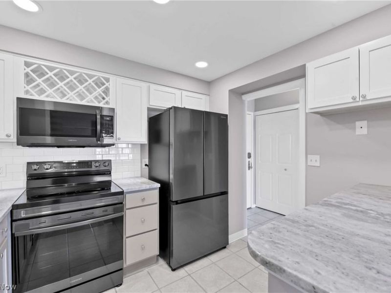 12500 Edgewater Drive, Unit 1206, Lakewood, OH 44107 Photo 7