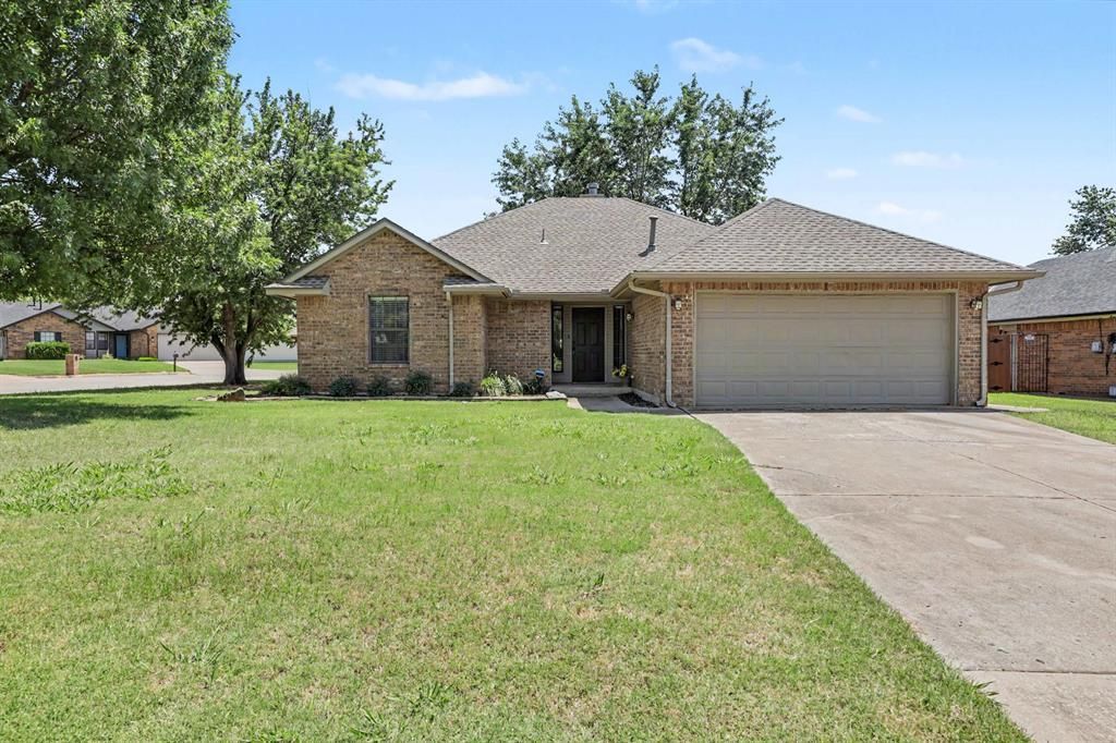 200 Taos, Edmond, OK 73013 Main Photo