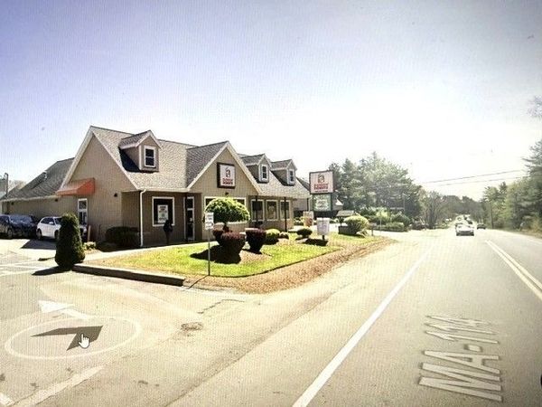 323 N Main St, Middleton, MA 01949