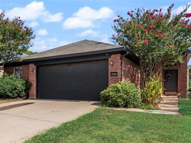 8169 Royal Terrace Lane, Fort Worth, TX 76120