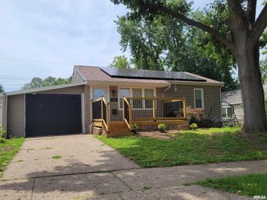 1102 COOLIDGE Avenue, Pekin, IL 61554
