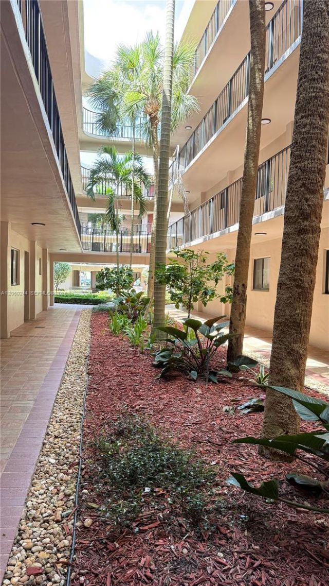 8520 SW 133rd Ave Rd , Unit 406, Miami, FL 33183 Photo