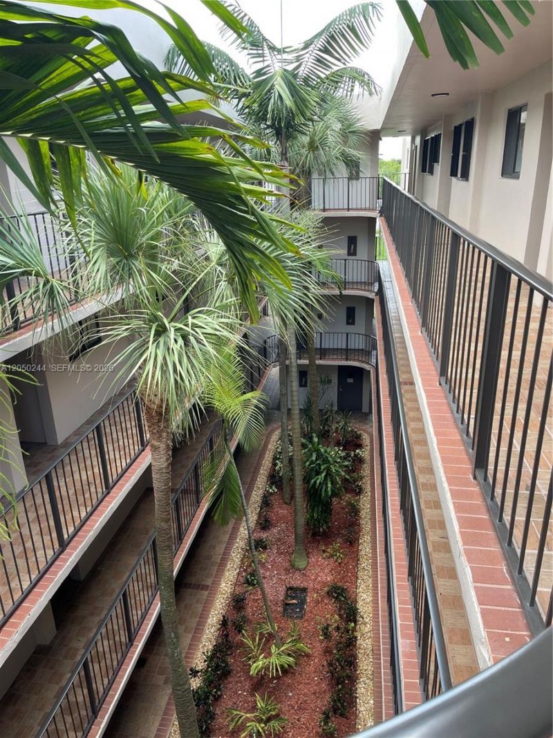 8520 SW 133rd Ave Rd , Unit 406, Miami, FL 33183 Photo