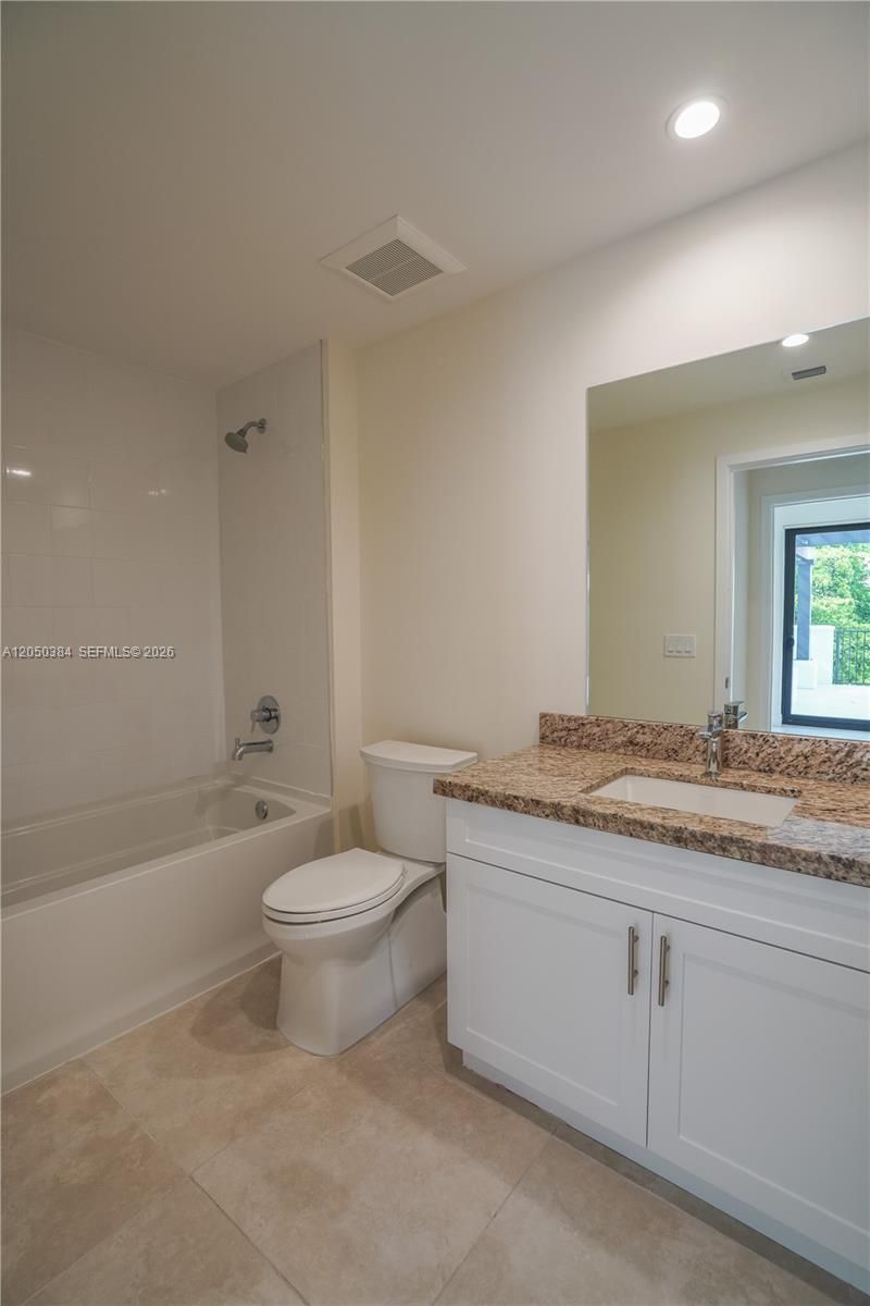 1091 Galiano St , Unit 304, Coral Gables, FL 33134 Photo