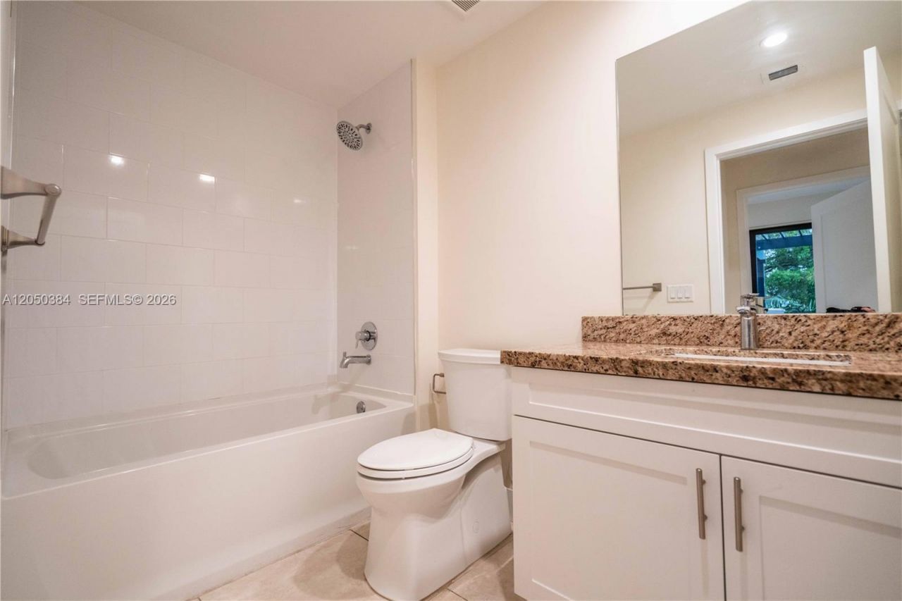 1091 Galiano St, Unit 304, Coral Gables, FL 33134 Photo