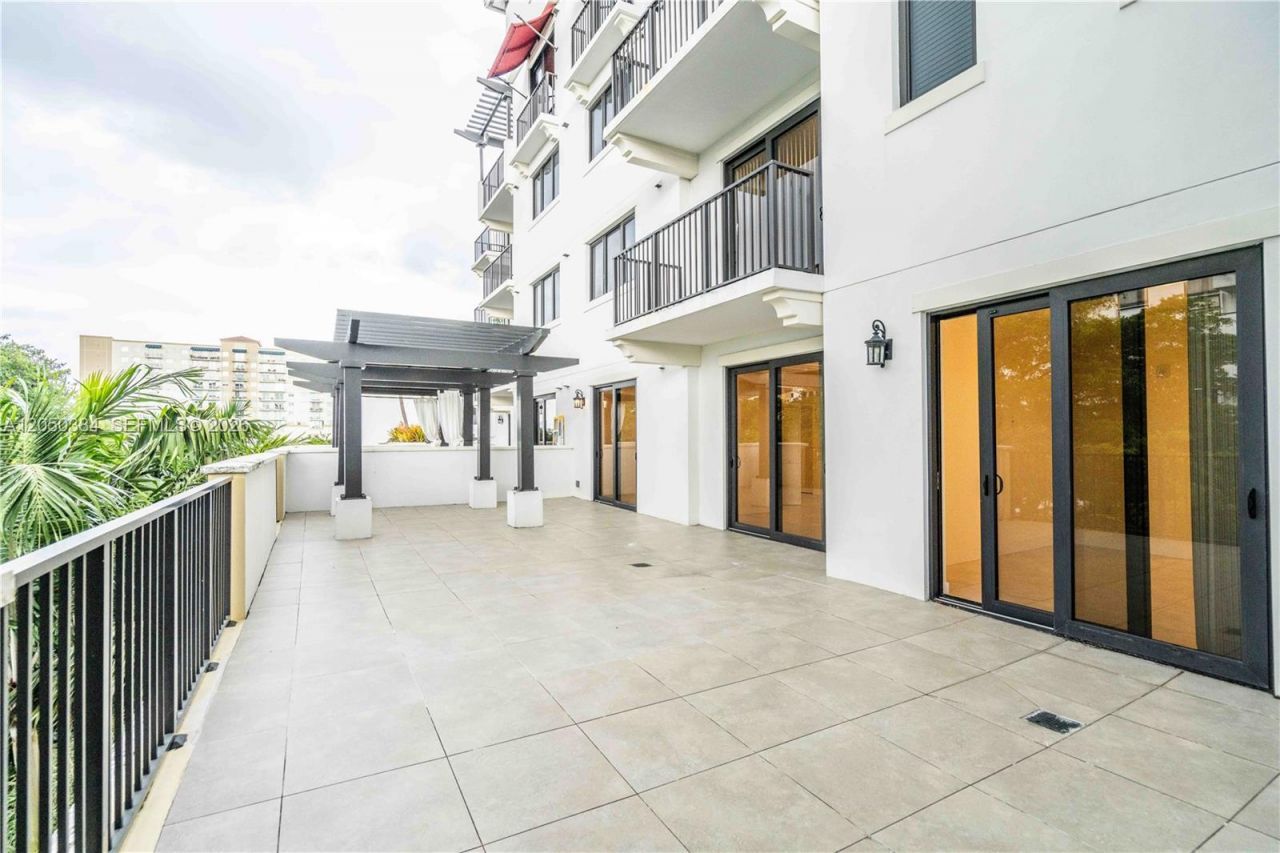 1091 Galiano St, Unit 304, Coral Gables, FL 33134 Photo