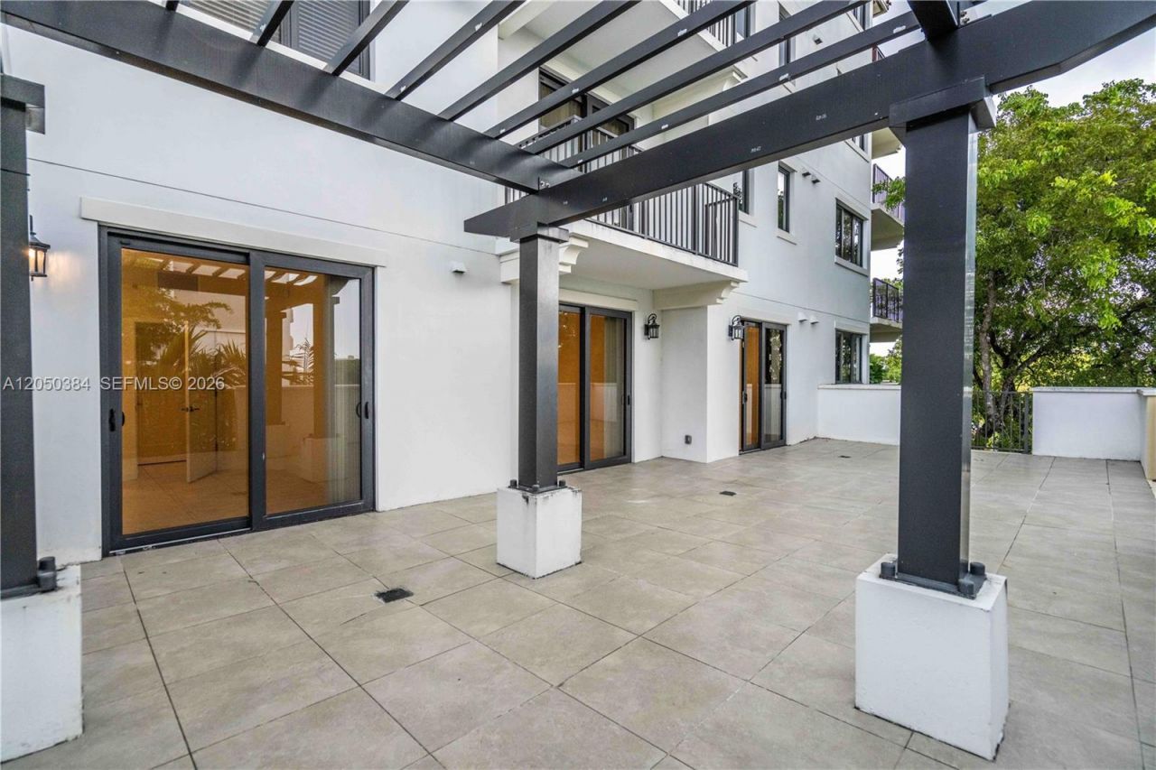 1091 Galiano St, Unit 304, Coral Gables, FL 33134 Photo