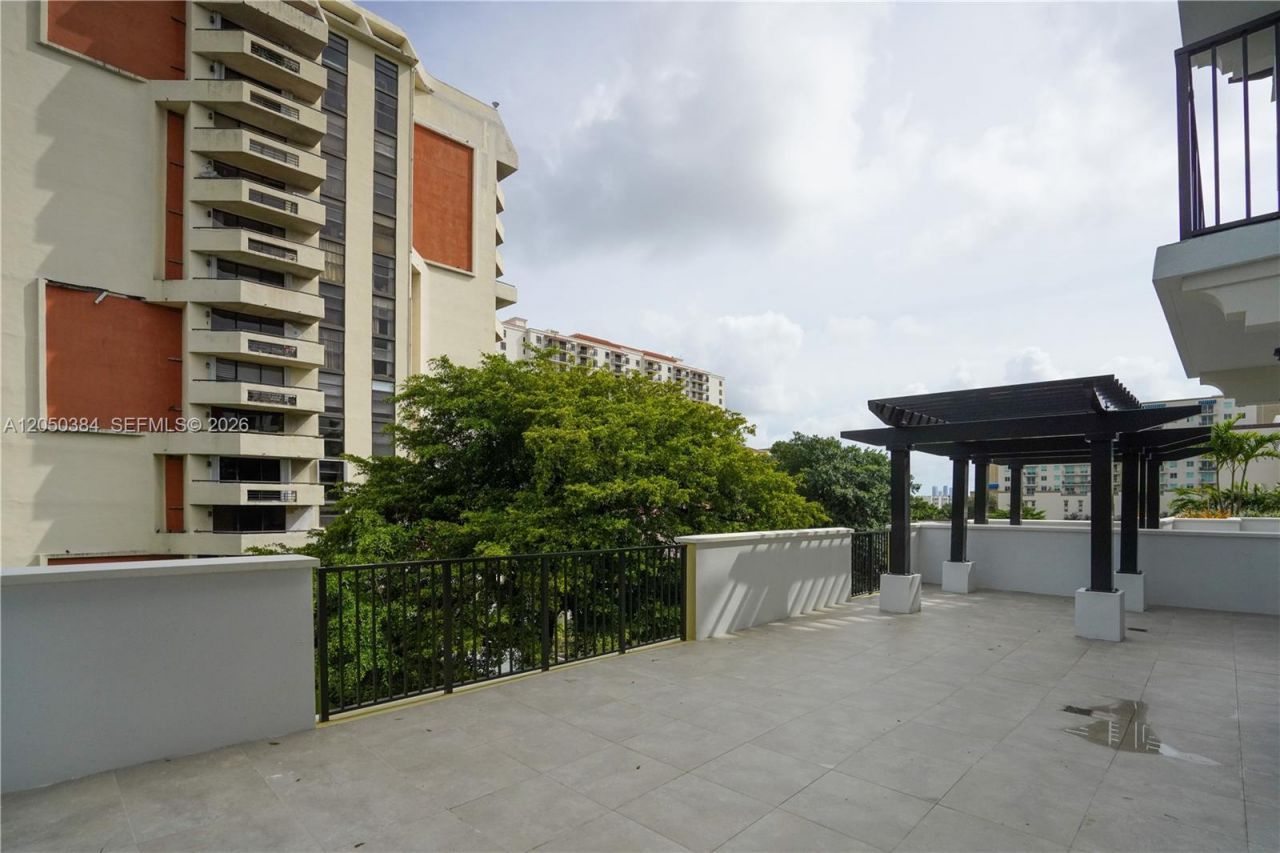 1091 Galiano St , Unit 304, Coral Gables, FL 33134 Photo