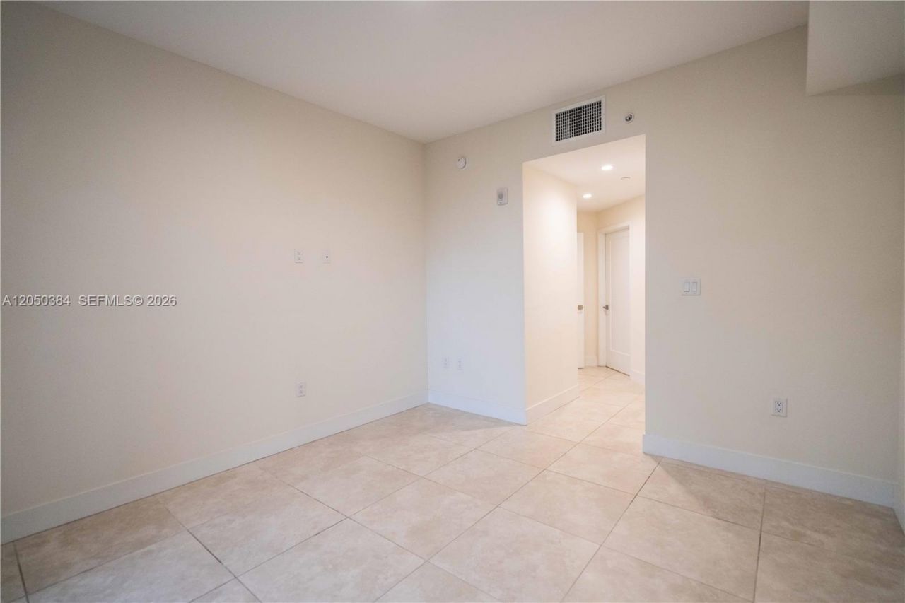 1091 Galiano St, Unit 304, Coral Gables, FL 33134 Photo