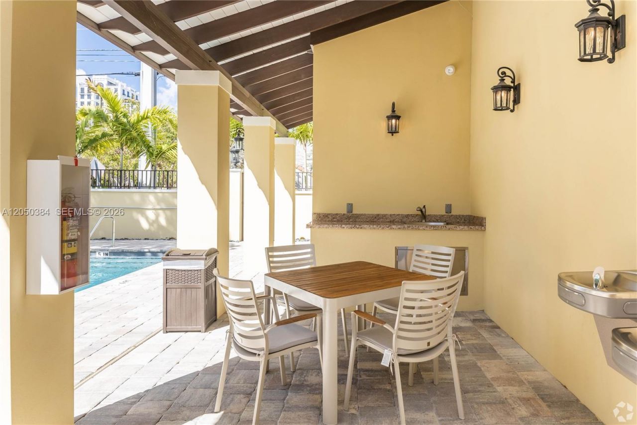 1091 Galiano St, Unit 304, Coral Gables, FL 33134 Photo