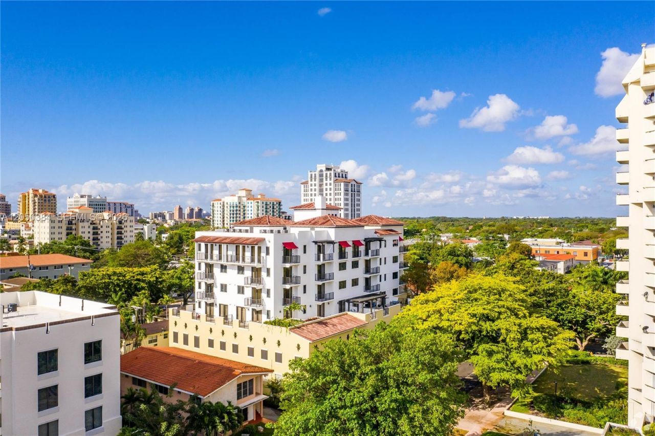 1091 Galiano St, Unit 304, Coral Gables, FL 33134 Photo