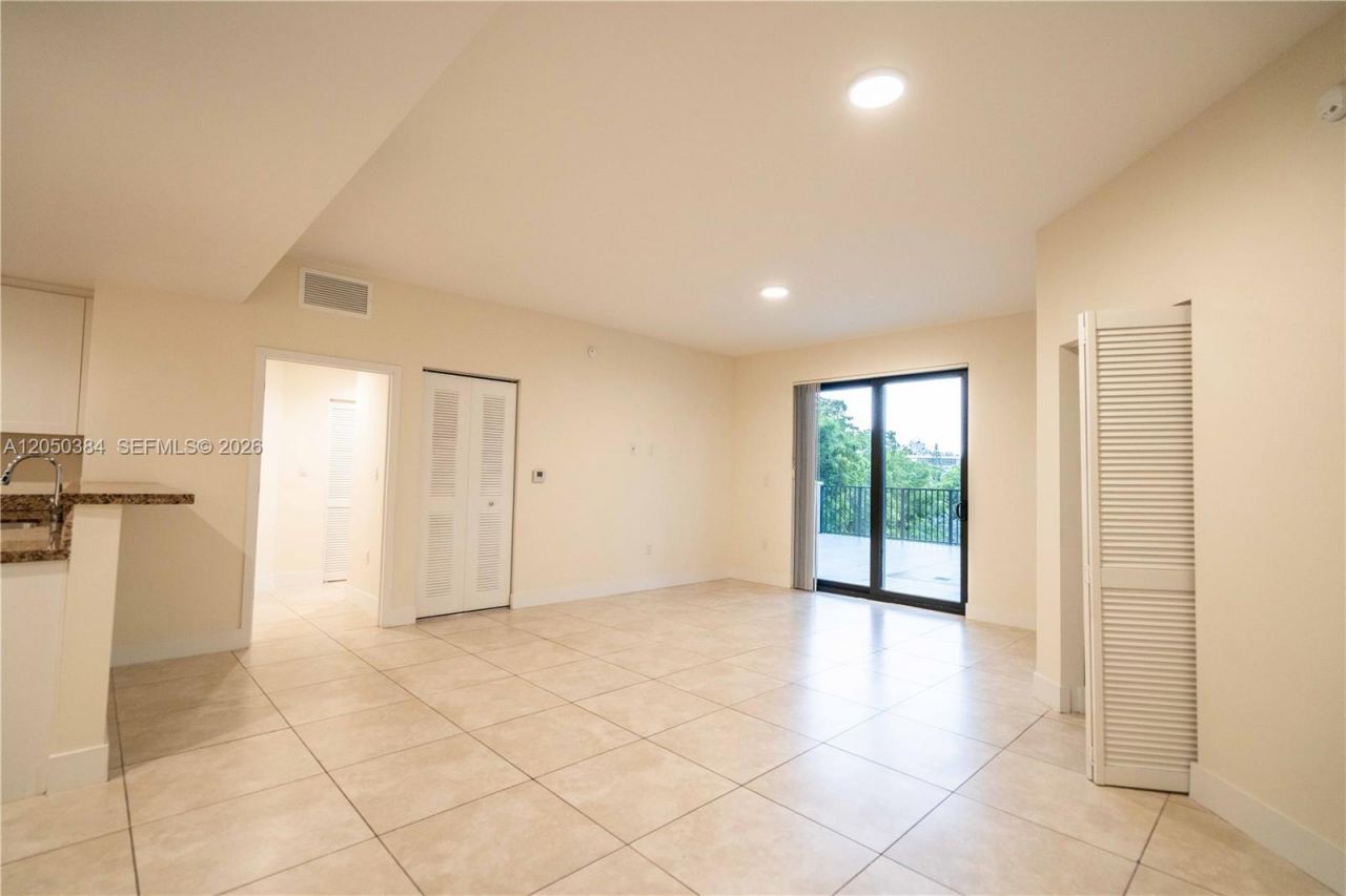 1091 Galiano St, Unit 304, Coral Gables, FL 33134 Photo