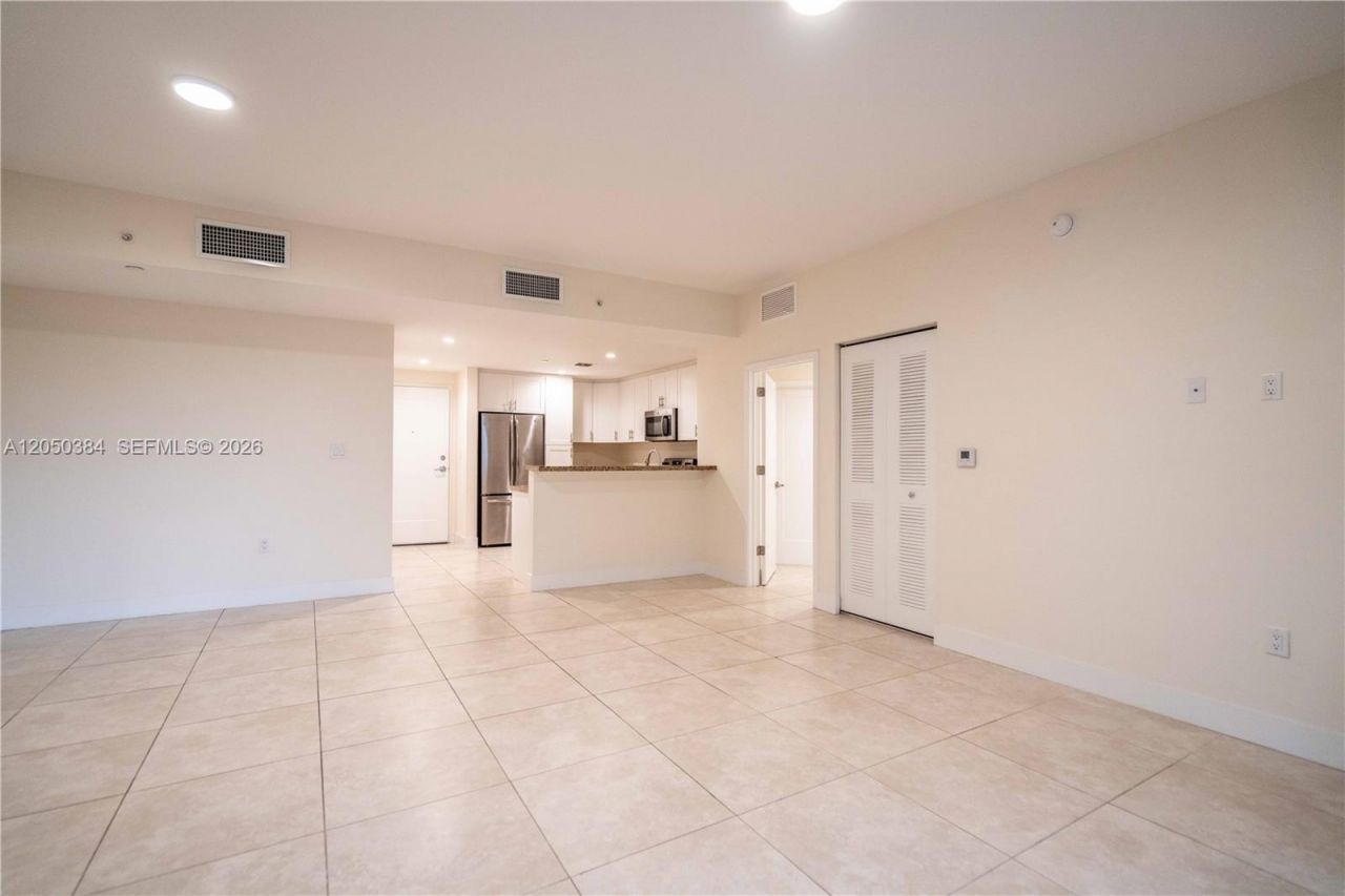 1091 Galiano St, Unit 304, Coral Gables, FL 33134 Photo