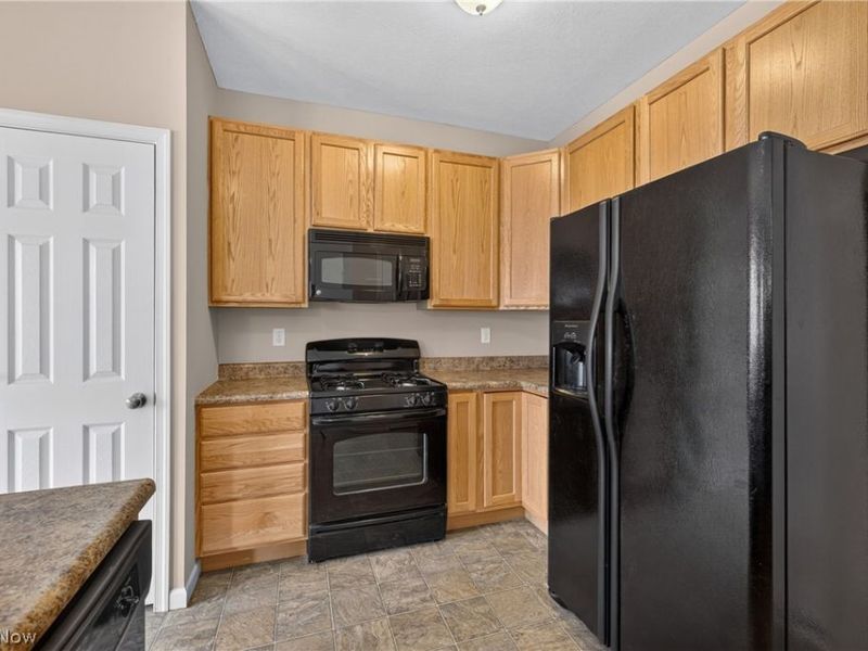 934 Tradewinds Cove, Painesville, OH 44077 Photo 20