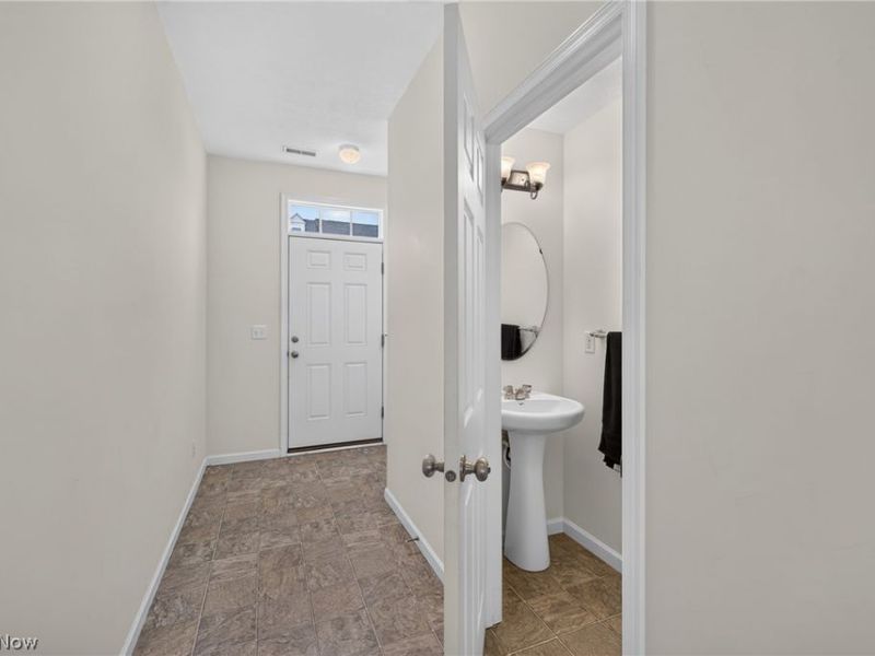 934 Tradewinds Cove, Painesville, OH 44077 Photo 25