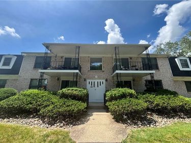 136 Denrose Drive, Unit 8, Buffalo, NY 14228