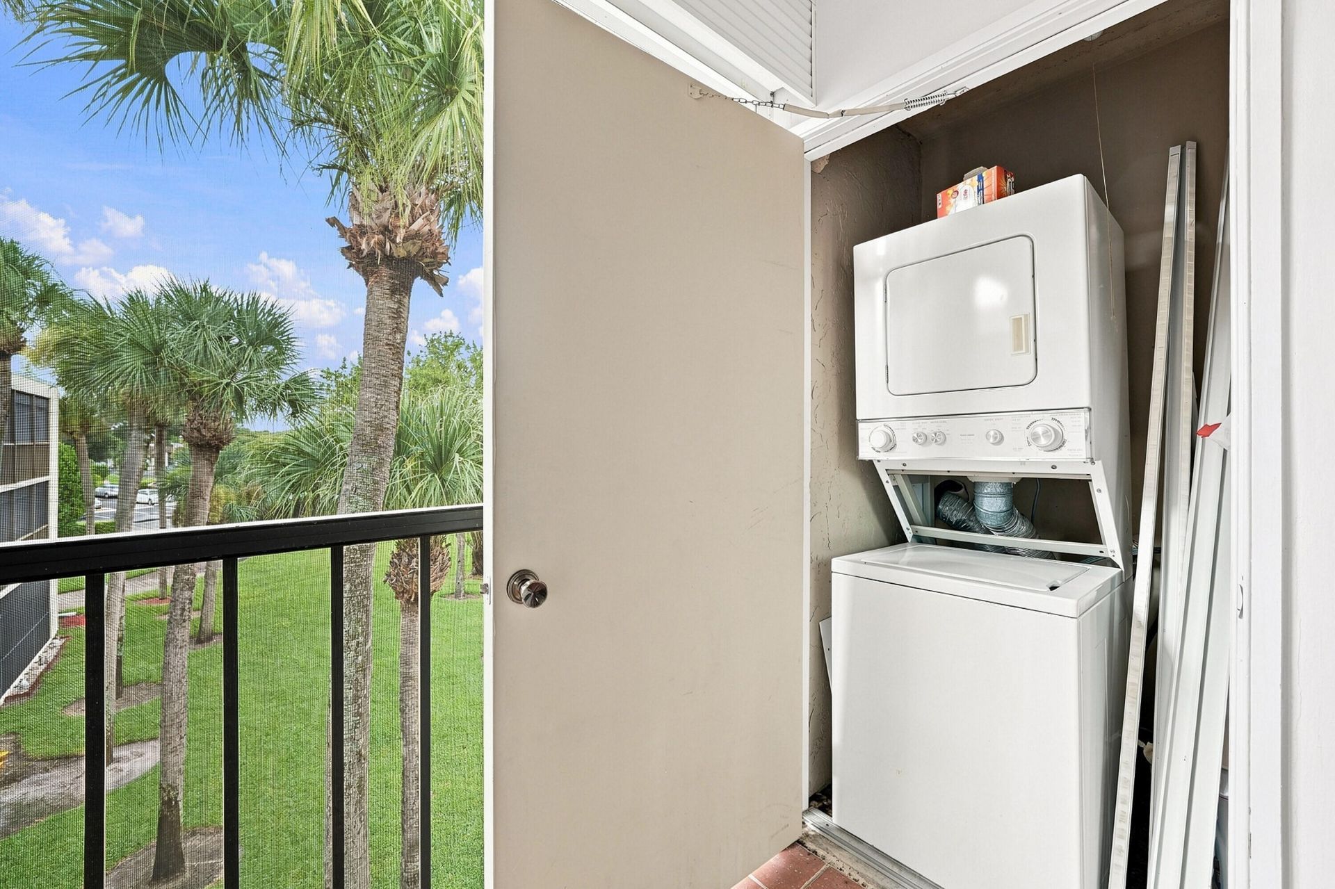 5370 Las Verdes Circle, Unit 304, Delray Beach, FL 33484 Photo
