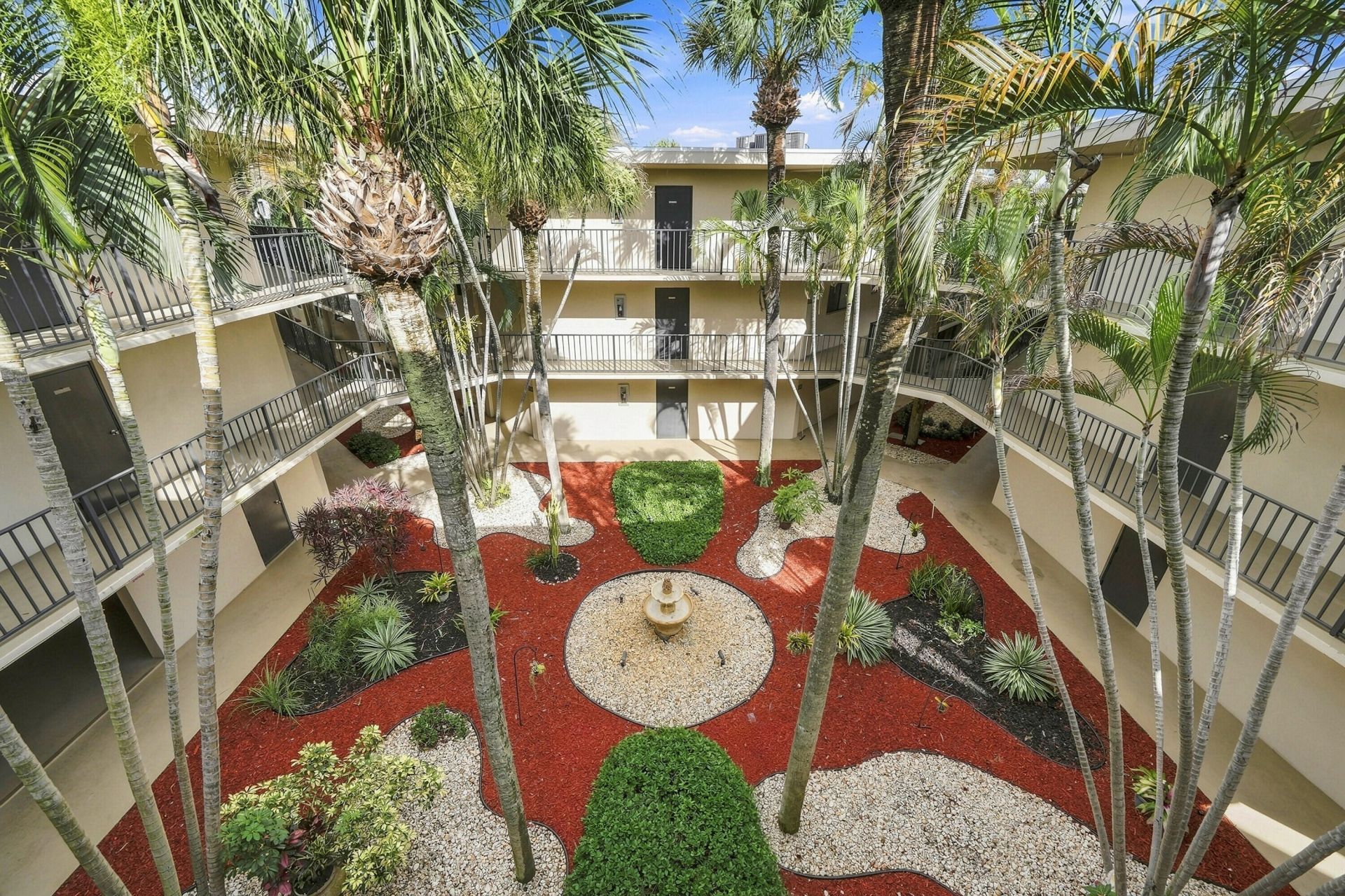 5370 Las Verdes Circle, Unit 304, Delray Beach, FL 33484 Photo