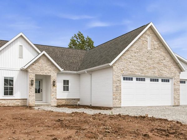 3741 EDWINA DRIVE, De Pere, WI 54115