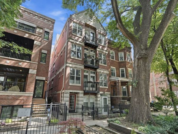 920 W Wolfram Street , Unit 4, Chicago, IL 60657