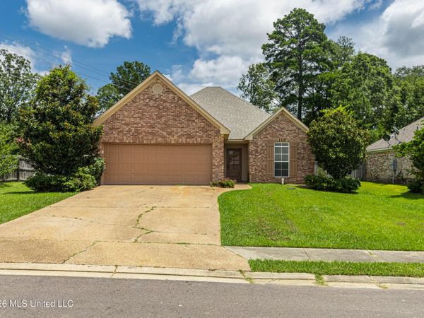 101 Sara Fox Drive, Brandon, MS 39047
