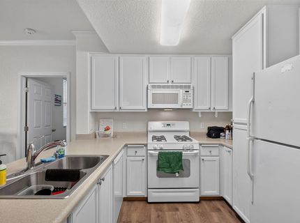 5201 Laguna Oaks Dr #121, Unit 121, Elk Grove, CA 95758 Photo