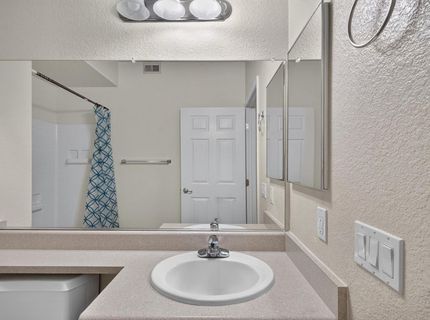 5201 Laguna Oaks Dr #121, Unit 121, Elk Grove, CA 95758 Photo