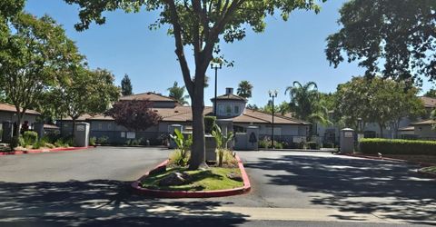5201 Laguna Oaks Dr #121, Unit 121, Elk Grove, CA 95758 Photo