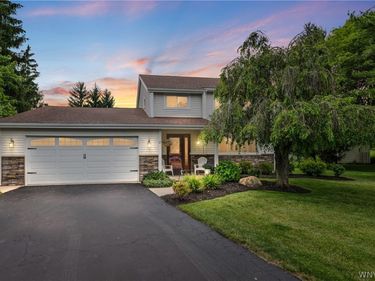 17 Birchwood Cmn, Lancaster, NY 14086