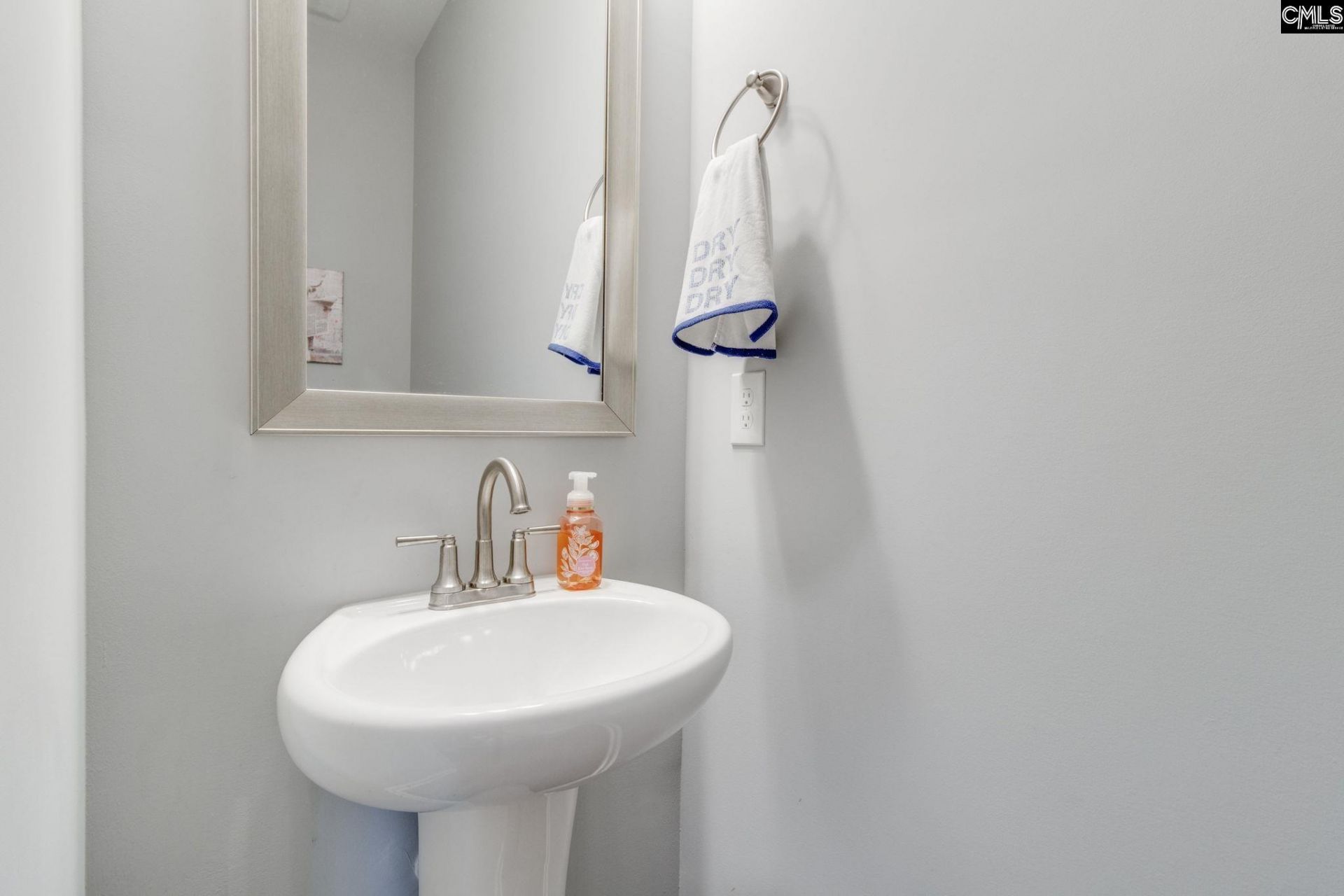 328 Underhill Drive Photo 25