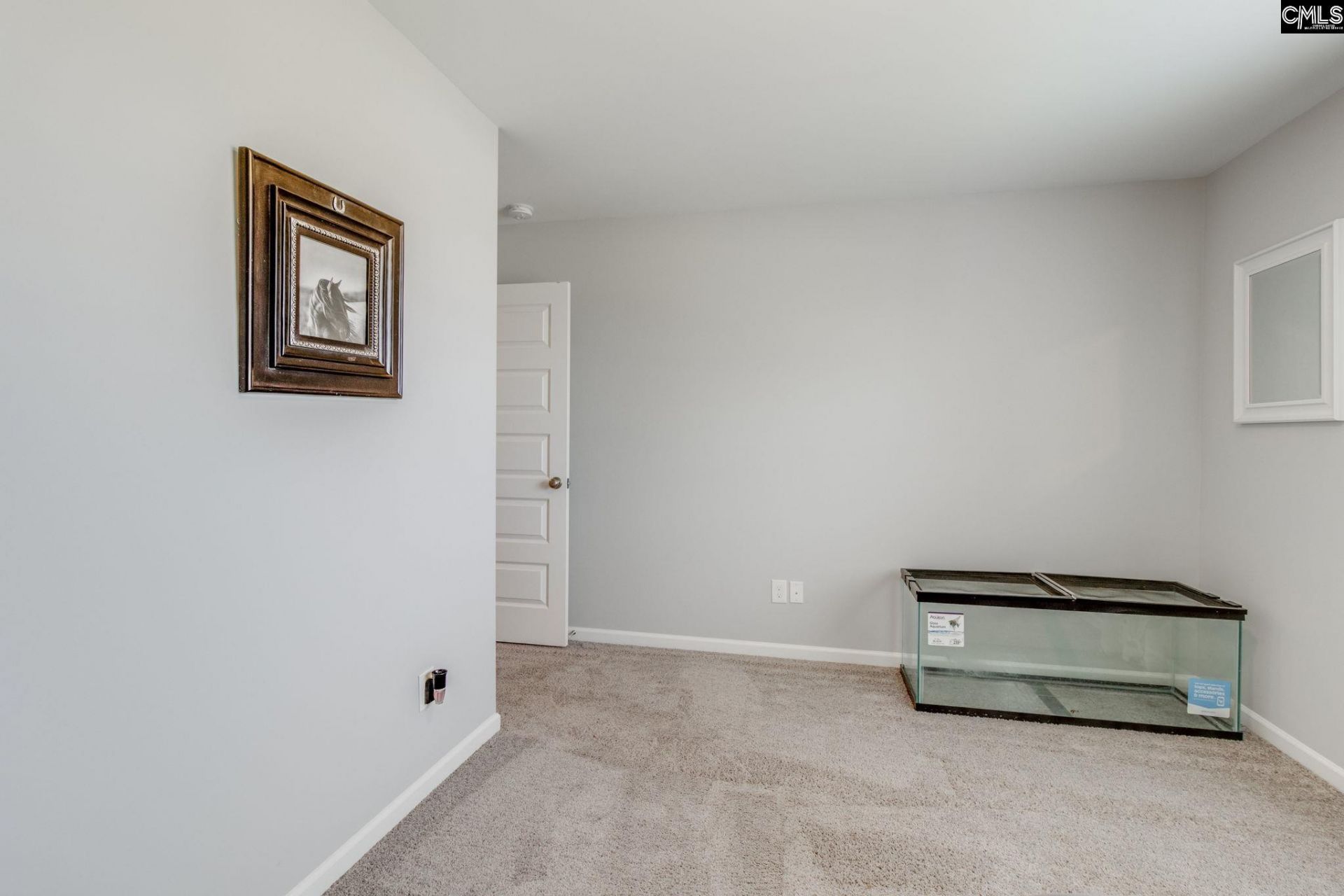 328 Underhill Drive Photo 33