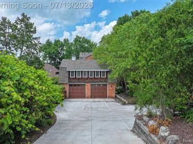 6420 Commerce Road, West Bloomfield Twp, MI 48324