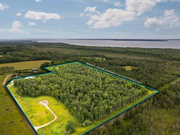 Creswell Road, Kewadin, MI 49648