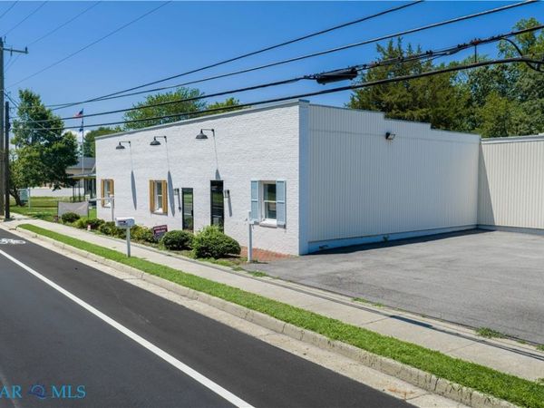 16945 General Puller Highway , Deltaville, VA 23043