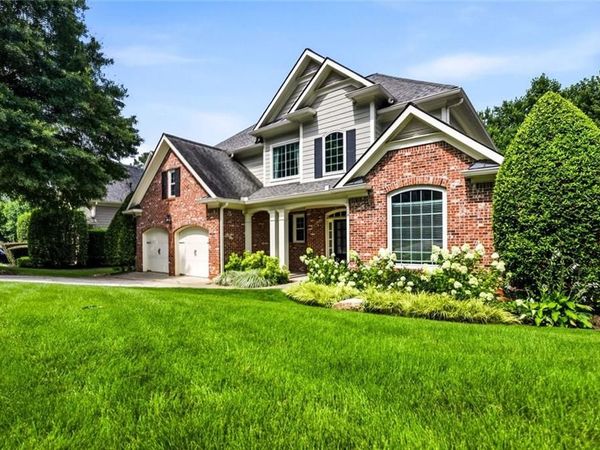 4066 Hillhouse Road SW, Smyrna, GA 30082