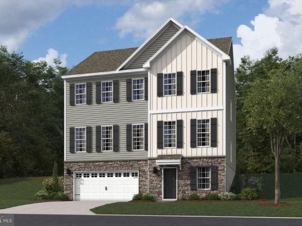 124 WINDING ROAD , FORKS TOWNSHIP, PA 18040